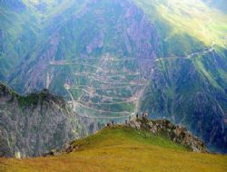 D�nyan�n En Tehlikeli Yolu Bayburt'ta