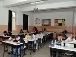 Gen�ler Robotlar� Yar��t�rd�