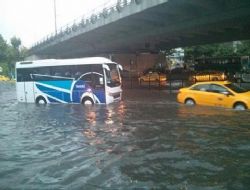 �stanbul'u Sel G�t�r�yor